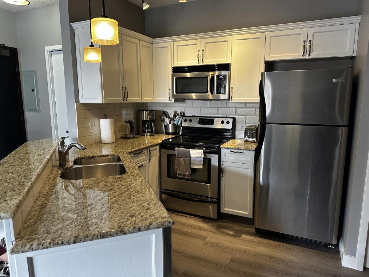 Luxury Two Queen Beds Condo - Grande Rockies Resort Indoor Parking Pool Hot Tub Gym Canmore Exterior foto